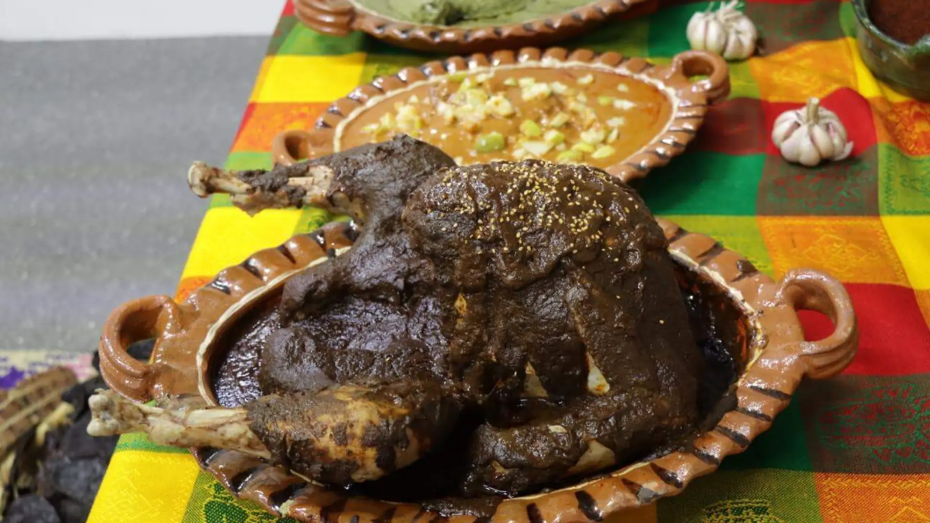 Mole almendrado de San Pedro Actopan, la joya culinaria escondida a orillas de la capital